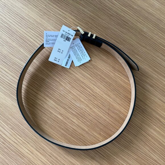 Abercrombie & Fitch Black Leather Belt with Gold Buckle - Picture 5 of 6